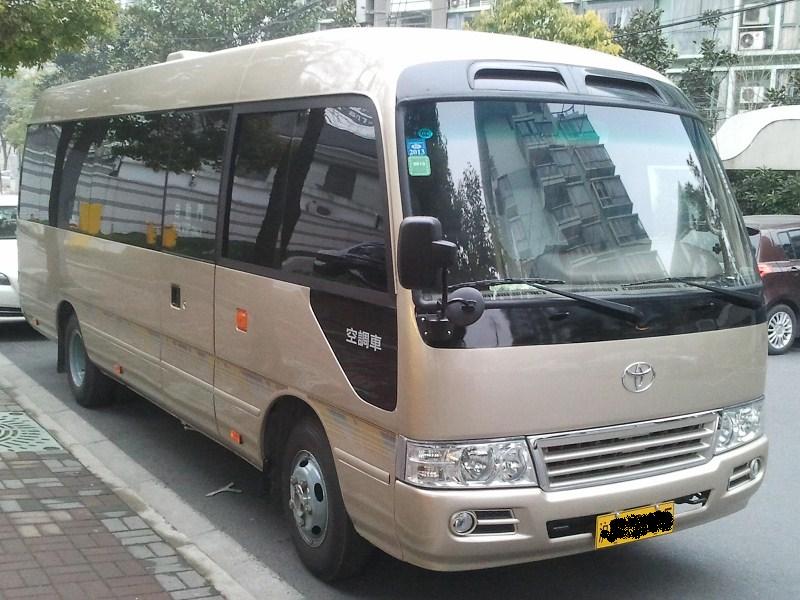 在上海中巴包車時(shí)需要簽訂包車合同嗎？怎樣租車相對(duì)便宜呢？